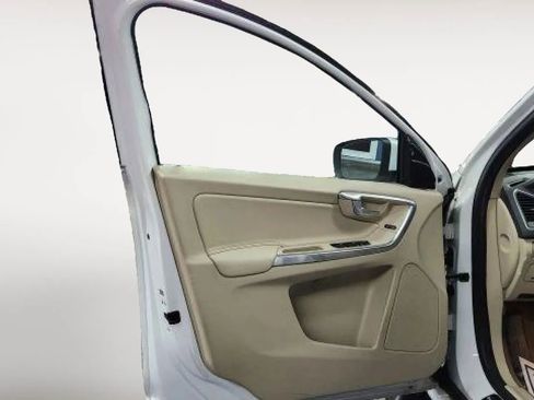 Used 2015 Volvo XC60 T6 Premier Plus image 7