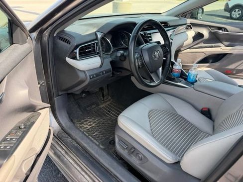 Used 2020 Toyota Camry SE FWD image 14