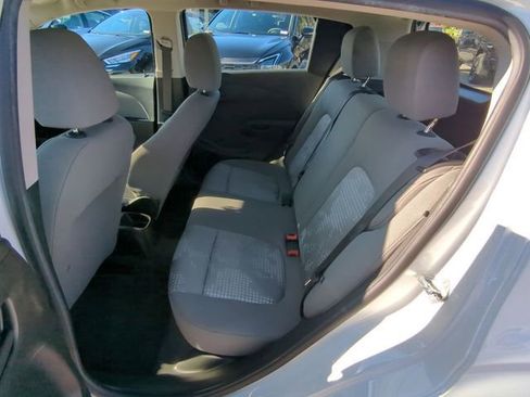 Used 2020 Chevrolet Sonic LT image 40