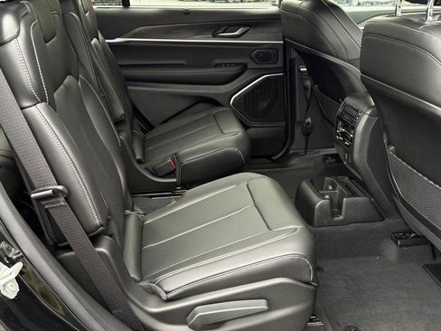 New 2025 Jeep Grand Cherokee L Limited w/ Luxury Tech Group II image 11