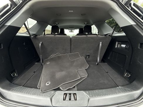 Used 2021 Ford Explorer XLT AWD/4WD image 26