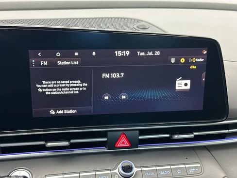 Used 2024 Hyundai Elantra SEL FWD image 16