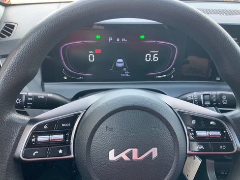 Used 2024 Kia Seltos LX AWD/4WD image 19