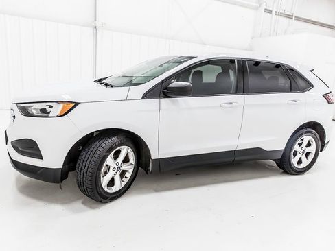 Used 2021 Ford Edge SE FWD image 3