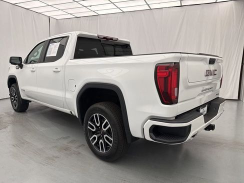 Used 2024 GMC Sierra 1500 AT4 w/ Technology Package AWD/4WD image 5