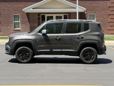 Used 2016 Jeep Renegade Limited w/ Advanced Technology Group AWD/4WD image 3