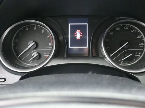 Used 2024 Toyota Camry SE image 15