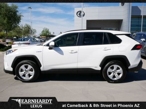 Used 2021 Toyota RAV4 XLE w/ Convenience Package image 3