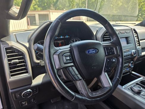 Used 2018 Ford Expedition XLT RWD image 11