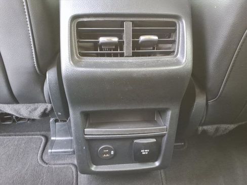 Used 2022 Ford Edge SEL w/ Convenience Package image 16