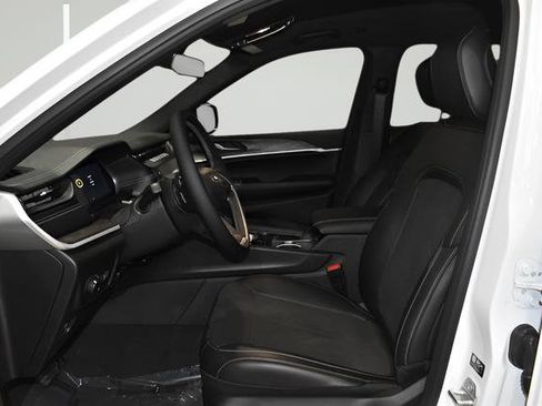 New 2026 Jeep Grand Cherokee Altitude AWD/4WD image 10