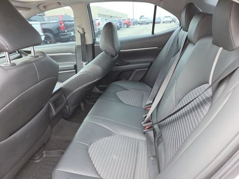 Used 2018 Toyota Camry SE w/ Moonroof Package FWD image 23