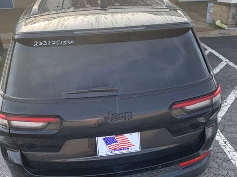 Used 2023 Jeep Grand Cherokee L Laredo image 20