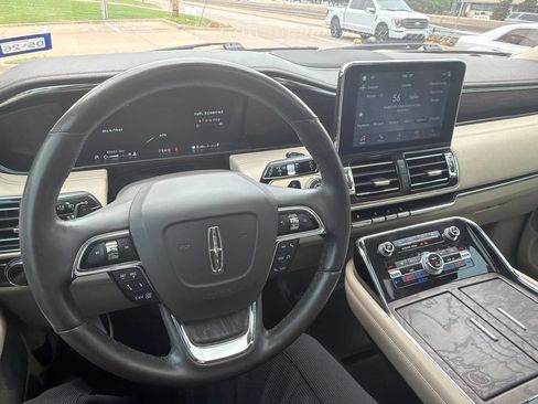 Used 2019 Lincoln Navigator Reserve AWD/4WD image 38