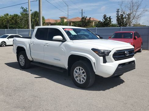 Used 2024 Toyota Tacoma SR5 AWD/4WD image 2