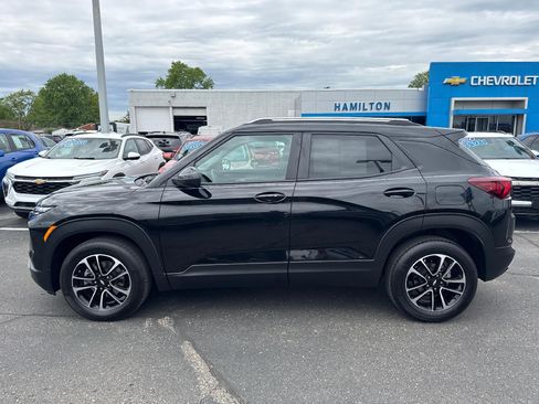 Used 2025 Chevrolet TrailBlazer LT w/ LT Cold Weather Package FWD image 4