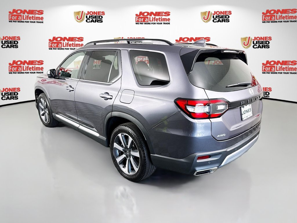 Used 2025 Honda Pilot Elite image 2