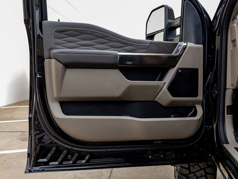 Used 2026 Ford F450 Platinum w/ Platinum Plus Package image 36