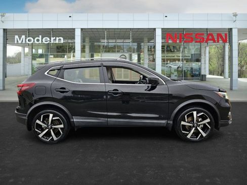 Certified 2021 Nissan Rogue Sport SL w/ Premium Package image 3
