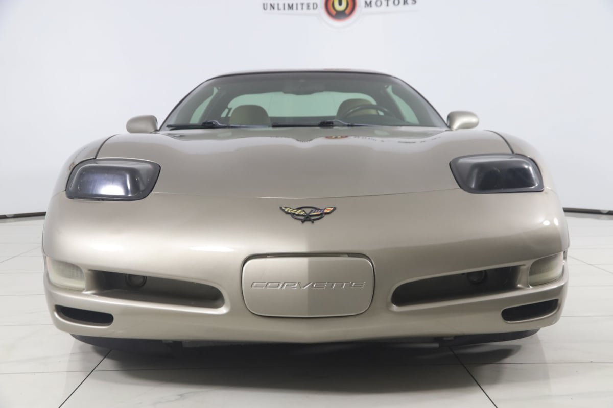 Used 1998 Chevrolet Corvette Coupe w/ Performance Handling Pkg RWD image 37