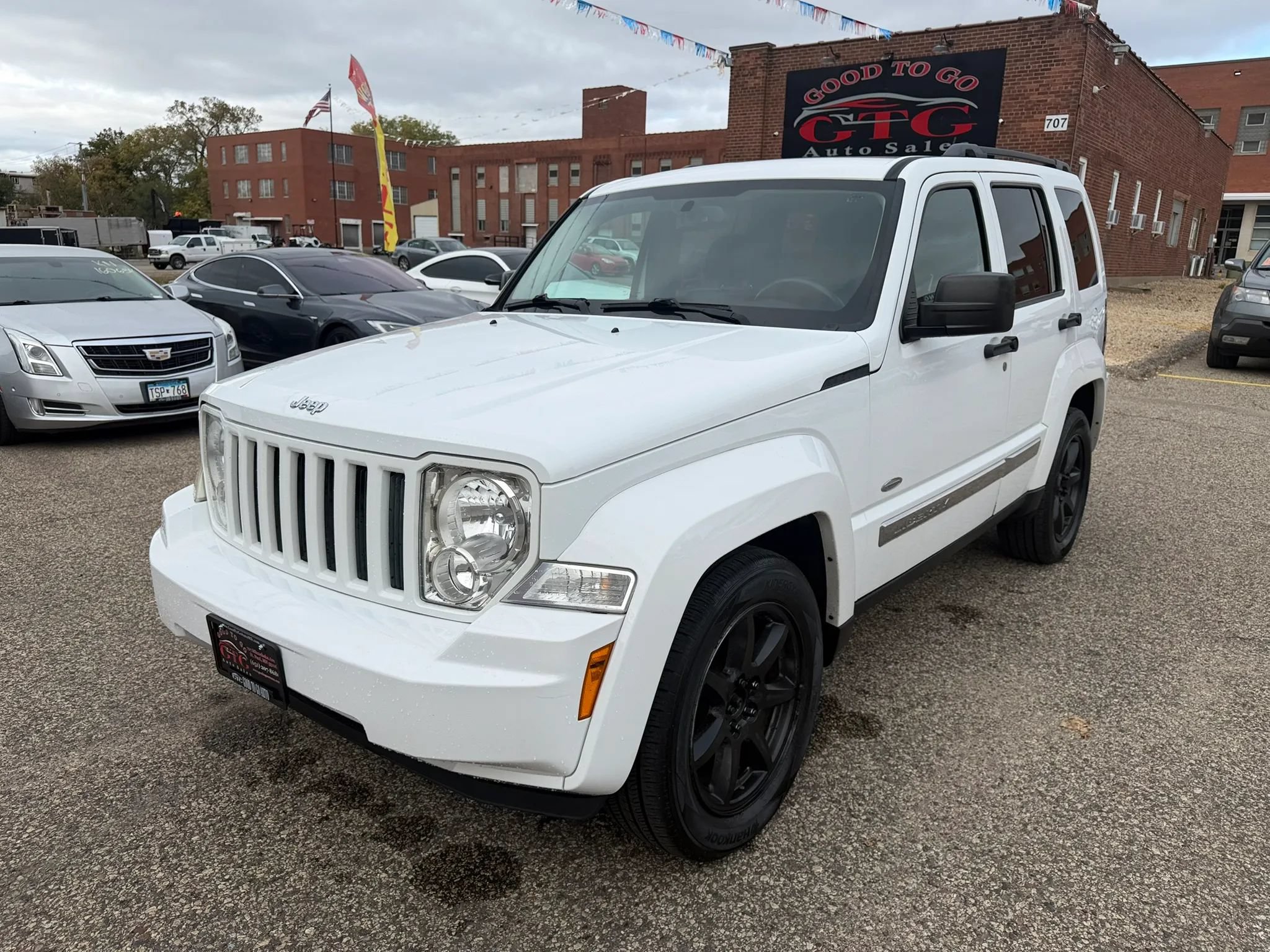 Used 2012 Jeep Liberty Sport AWD/4WD image 2