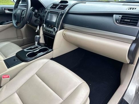 Used 2013 Toyota Camry LE image 16