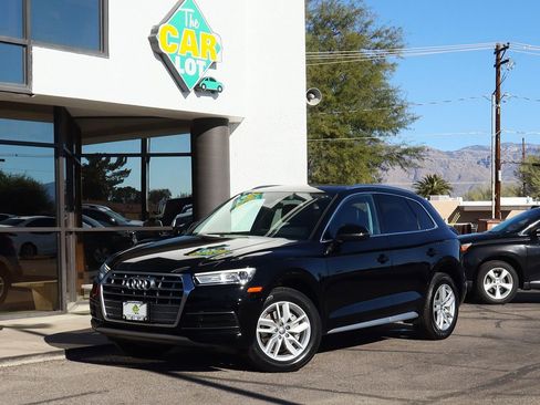 Used 2020 Audi Q5 2.0T Premium w/ Convenience Package image 2