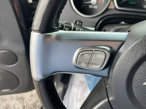 Used 2003 Chevrolet SSR w/ Preferred Equipment Group image 12