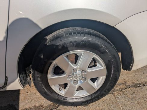 Used 2007 Toyota Sienna XLE image 19