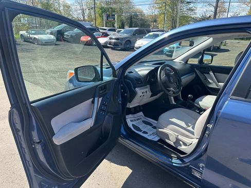Used 2014 Subaru Forester 2.5i AWD/4WD image 11