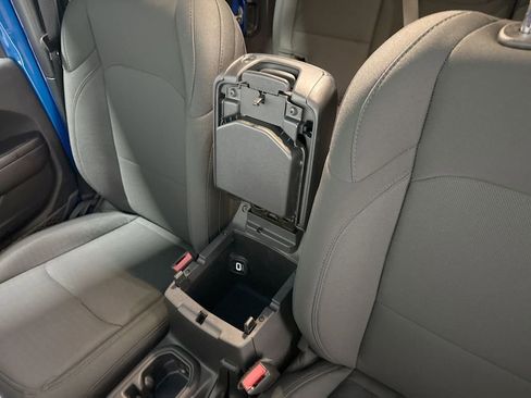 Used 2021 Jeep Wrangler Unlimited Sport image 36