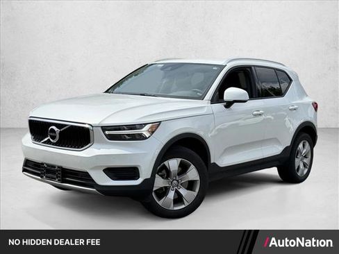 Used 2022 Volvo XC40 T4 Momentum FWD image 1
