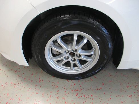 Used 2021 Toyota Corolla LE FWD image 23