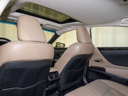 Used 2021 Lexus ES 350 w/ Premium Package image 11