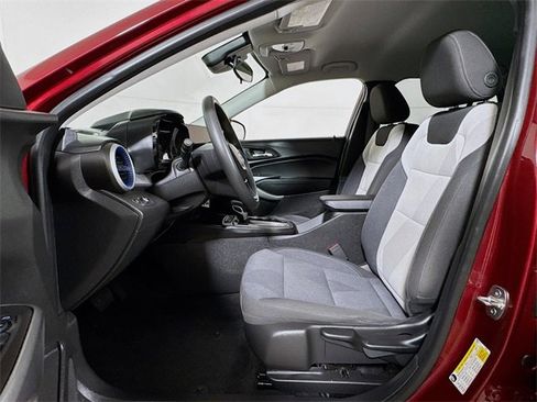 Used 2024 Chevrolet Trax LS image 17