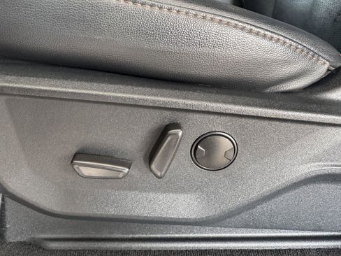 Used 2025 Ford F250 Lariat w/ Chrome Package image 11