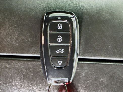 Used 2021 Nissan Rogue S FWD image 26