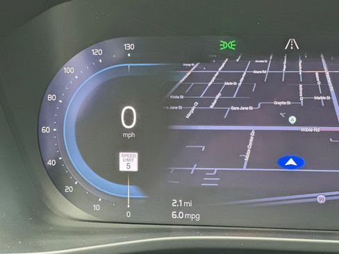 Used 2024 Volvo XC40 B5 Core image 26