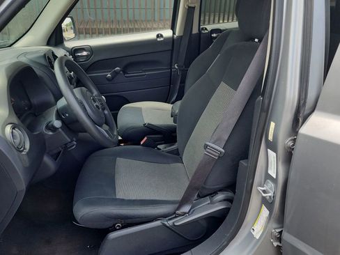Used 2014 Jeep Patriot Sport image 10