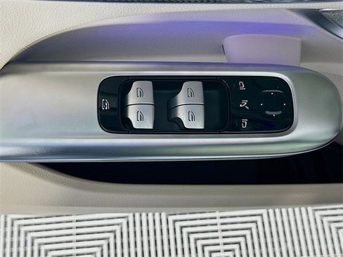 Certified 2025 Mercedes-Benz C 300 4MATIC Sedan image 18