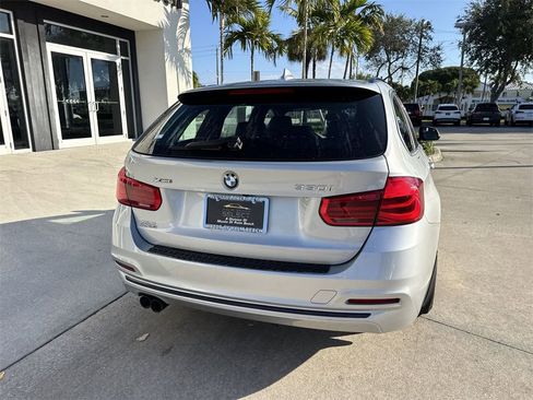 Used 2018 BMW 330i xDrive Wagon image 26