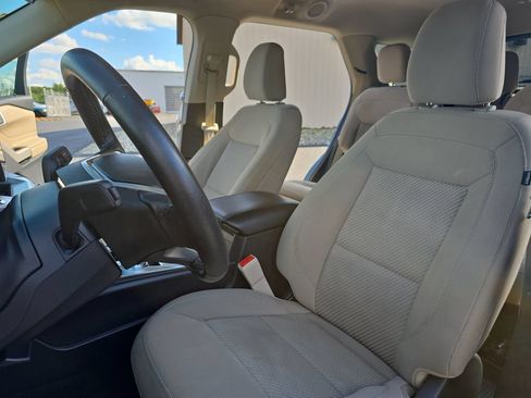 Used 2022 Ford Explorer XLT AWD/4WD image 17