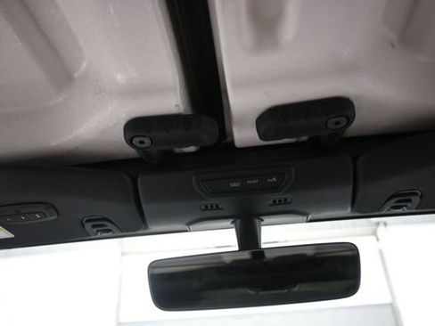 Used 2022 Jeep Wrangler Rubicon w/ LED Lighting Group AWD/4WD image 12