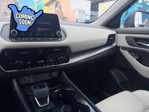 Used 2022 Nissan Rogue SV w/ SV Premium Package FWD image 19