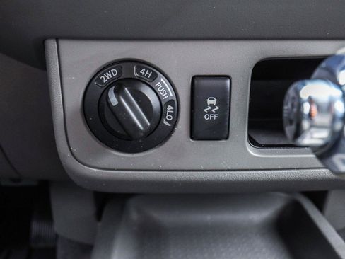 Used 2019 Nissan Frontier SV AWD/4WD image 26
