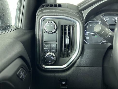 Used 2021 GMC Sierra 1500 Elevation w/ Preferred Package image 18