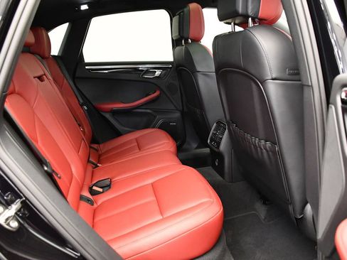 Used 2025 Porsche Macan image 55