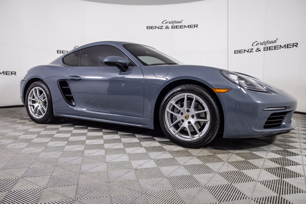 Used 2018 Porsche 718 Cayman RWD image 2