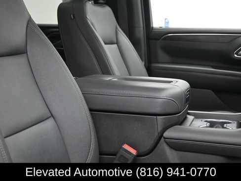 Used 2023 Chevrolet Tahoe Z71 w/ Luxury Package AWD/4WD image 8