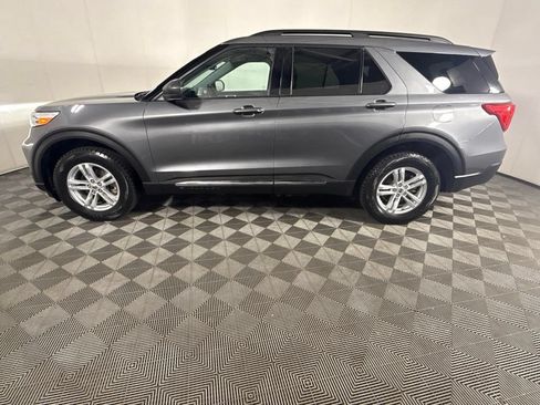 Used 2024 Ford Explorer XLT AWD/4WD image 6
